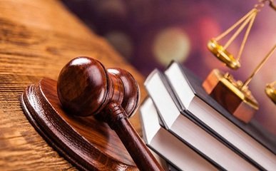 上班迟到路上发生交通事故还能认定工伤吗